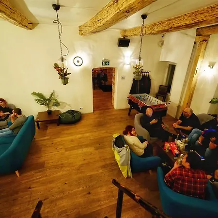 The Monks Bunk Hostel & Bar-3